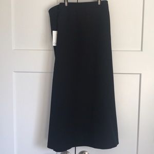 NWT Calvin Klein 24W black skirt - never worn